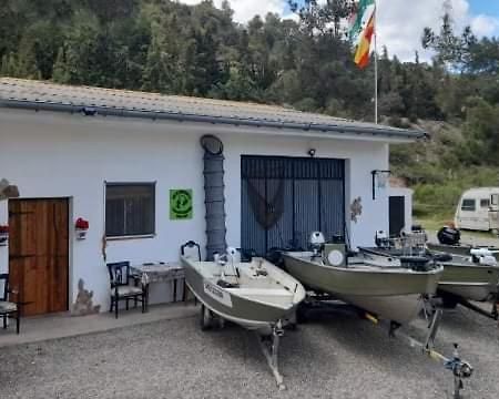 R U Ready Fishing, River Ebro Мекиненса Экстерьер фото